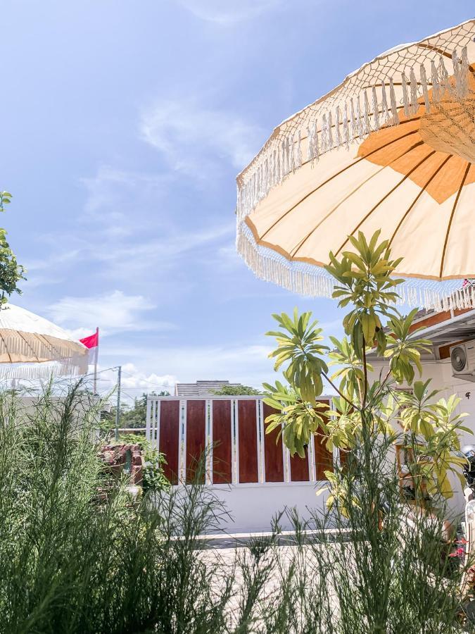 Tropical Paradiso Homestay Banyuwangi  Esterno foto