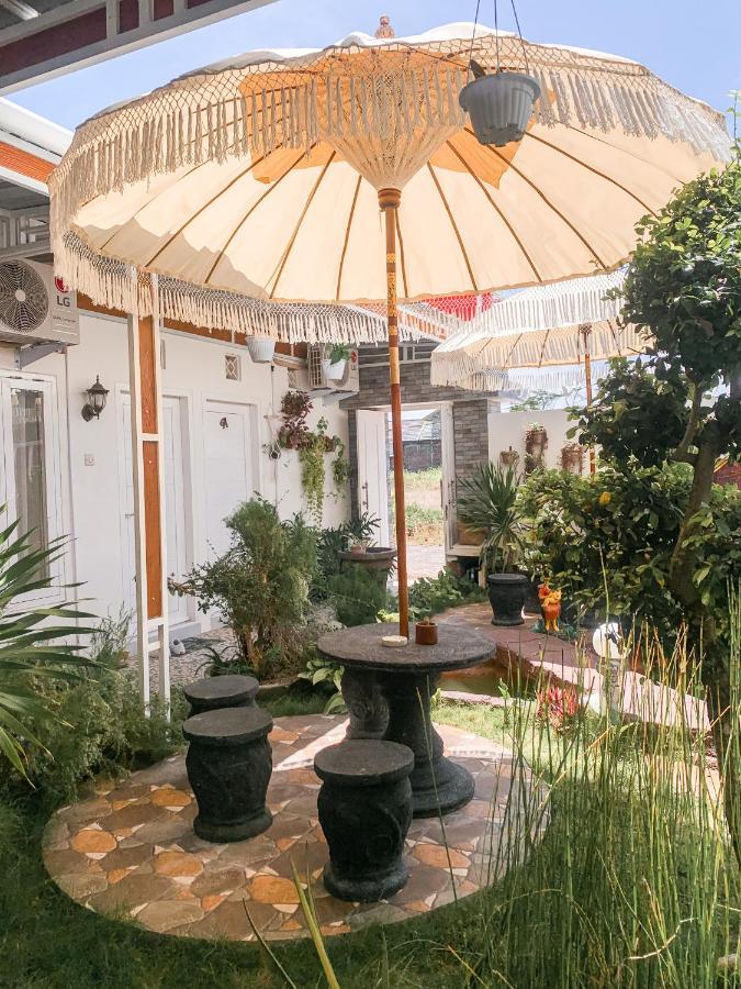 Tropical Paradiso Homestay Banyuwangi  Esterno foto
