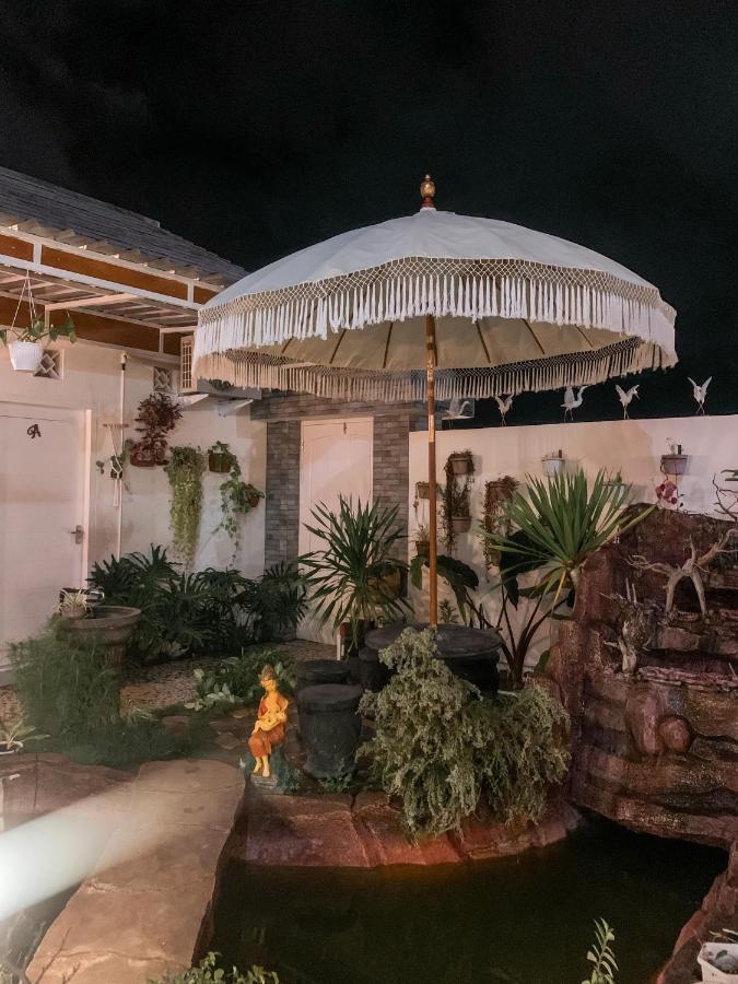 Tropical Paradiso Homestay Banyuwangi  Esterno foto